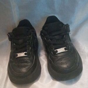 Boy's Black Nike Athletic Shoes with Silver Details Size8C
